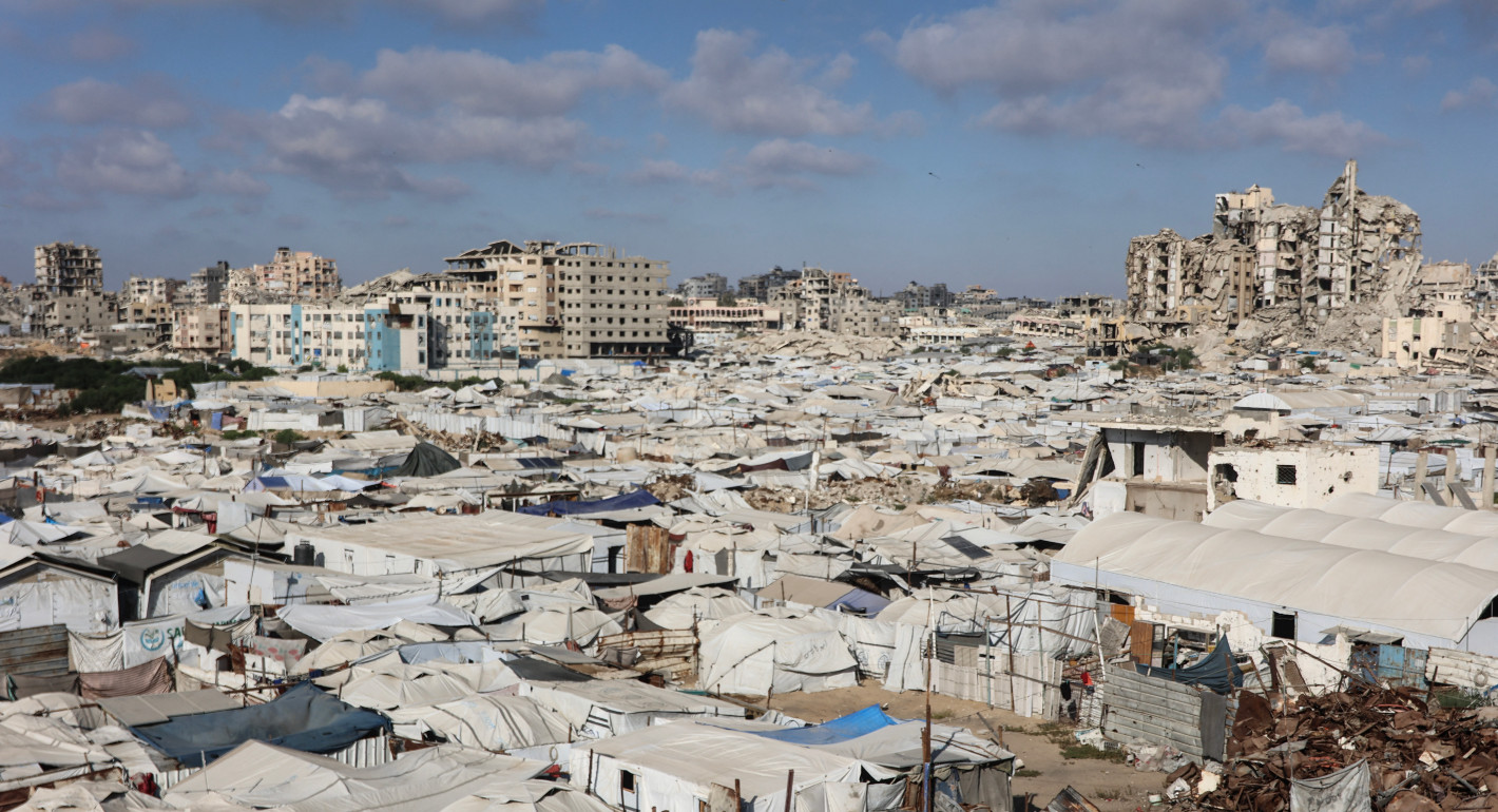 Photo of refugee tents in Gaza housing displaced Palestinians.