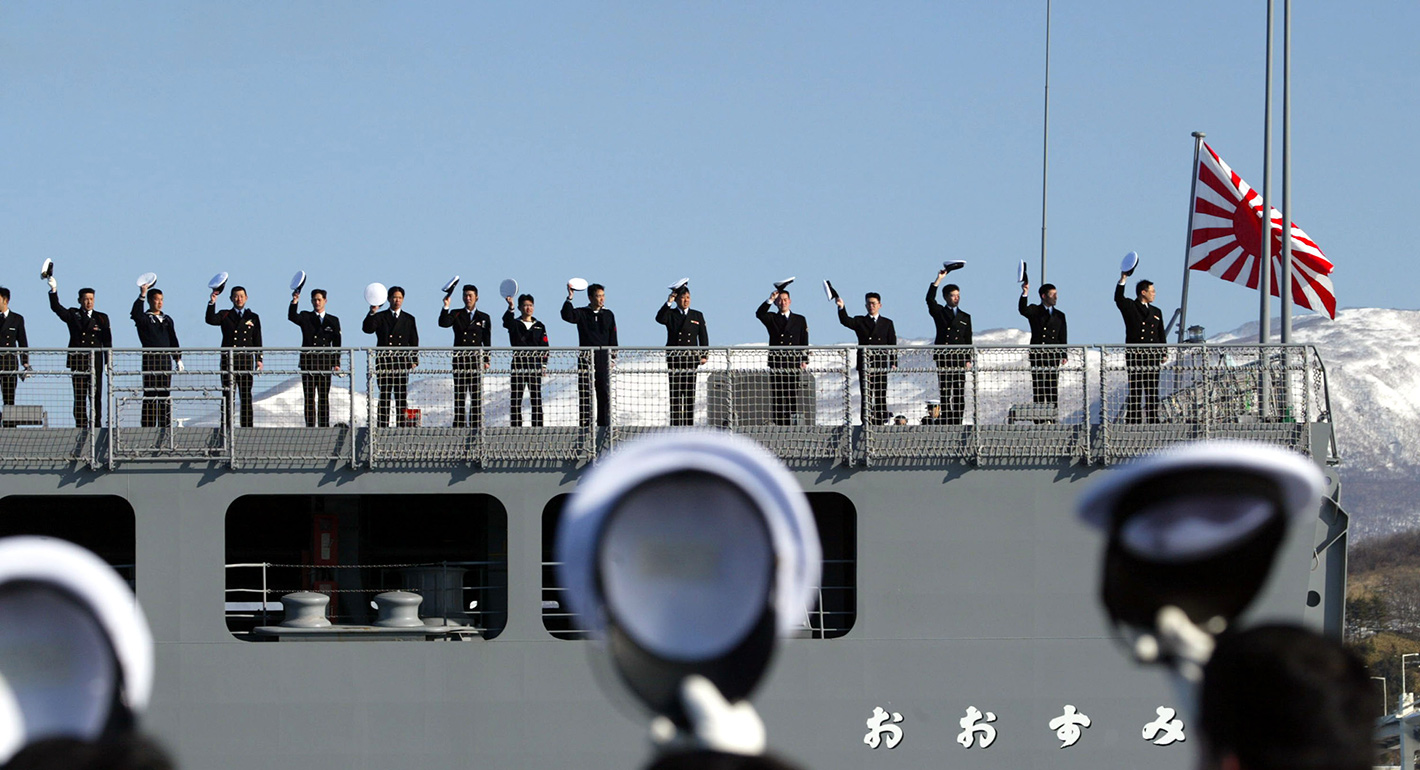 apan's 8,900-ton Maritime Self-Defense Force supply ship Oosumi leaves Muroran port escorted by the 4,550-ton destroyer Murasame bound for Kuwait February 20, 2004 in Muroran, Japan. 