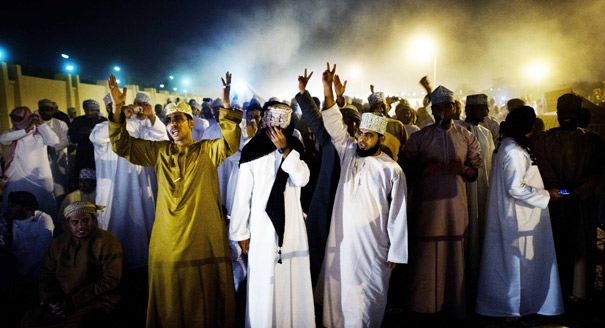 تفاقم الاضطرابات وتحدّيات الخلافة في عُمان