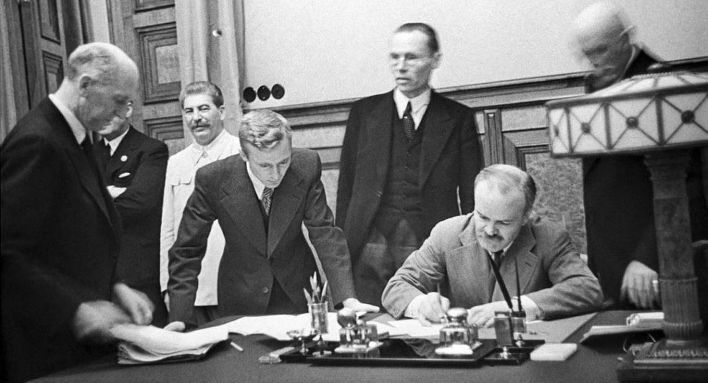 История под ружьем: несекретная война Кремля