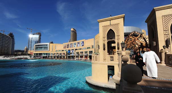 Do Arab States Assist or Obstruct Development?